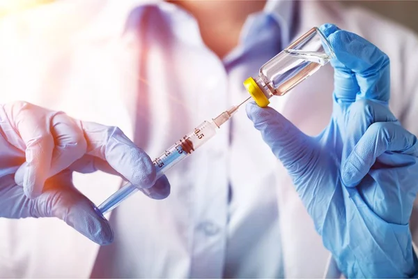 Human Hands Injection Syringe Medicine — Stock Photo, Image