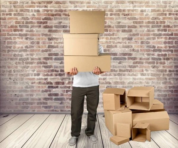 Homme Avec Des Boîtes Carton Sur Blanc — Photo