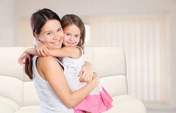 Felice Madre Figlia Abbraccio — Foto Stock