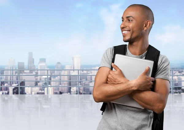 Sorrindo Estudante Homem Com Laptop — Fotografia de Stock