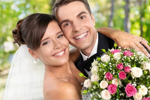 Casado jovem casal — Fotografia de Stock