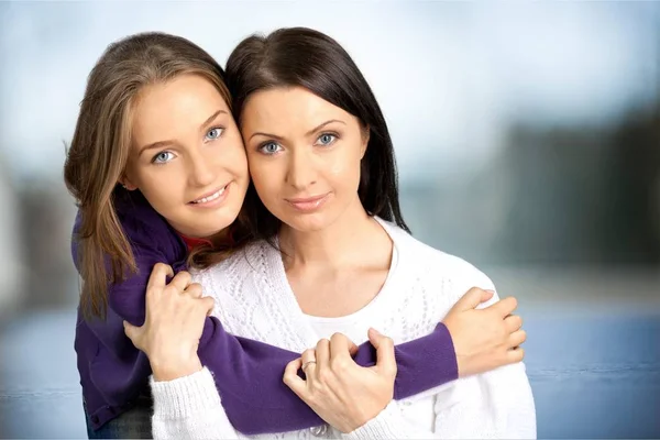Mother Daughter Embracing Smiling — Stock Photo, Image