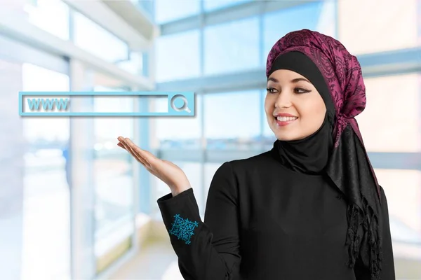 Arab Muda Muslim Wanita — Stok Foto