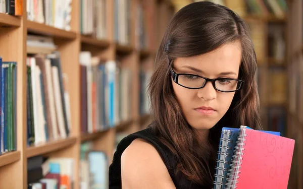 Jovem Estudante Menina Segurando Cadernos — Fotografia de Stock