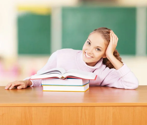 Junge Studentin Mit Büchern — Stockfoto