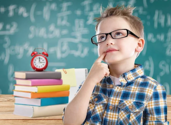 Lindo Niño Con Libros — Foto de Stock