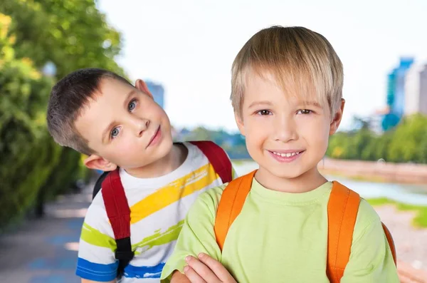 Porträt Eines Kleinen Jungen Park — Stockfoto