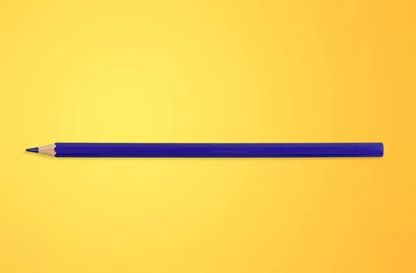 Kolorowy Ołówek Żółtym Tle — Zdjęcie stockowe