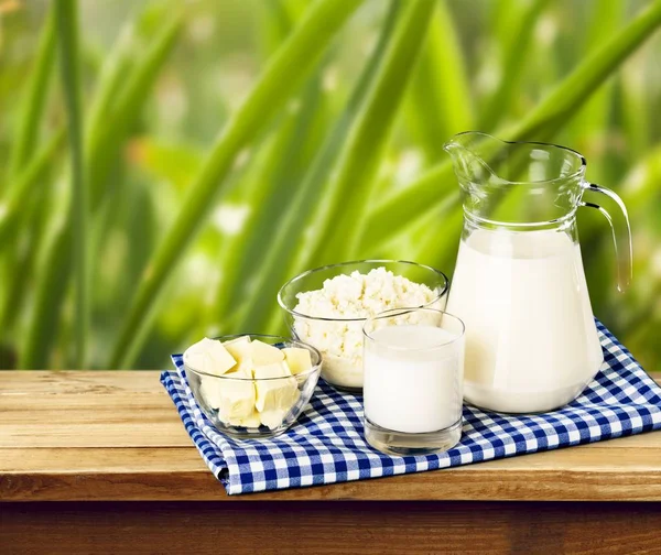 Latte Latticini Formaggi Sul Tavolo Legno — Foto Stock