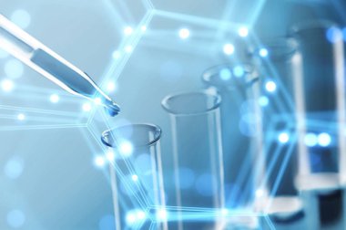 Laboratuvardaki test tüplerinin yakın görüntüsü 