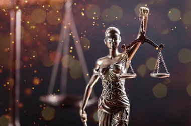 Themis, mitolojik Yunan tanrıçası, sembol adalet heykeli