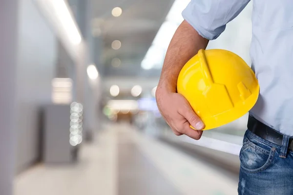 Engenheiro Trabalhador Com Capacete Amarelo — Fotografia de Stock