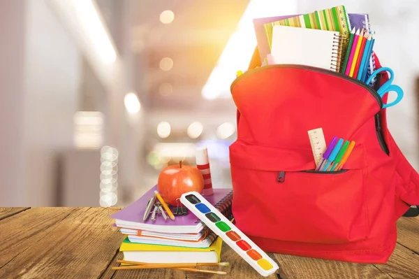 Mochila Escolar Con Papelería Vuelta Fondo Escolar — Foto de Stock