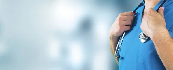 Médico Joven Con Estetoscopio Fondo — Foto de Stock