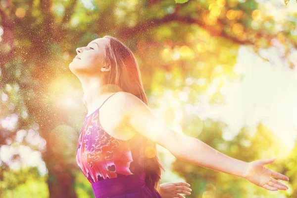 Young Beautiful Woman Field — Stock Photo, Image