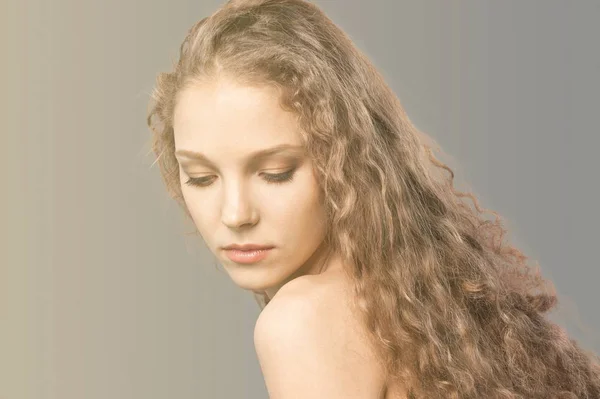 Retrato Mujer Joven Atractiva Con Maquillaje — Foto de Stock