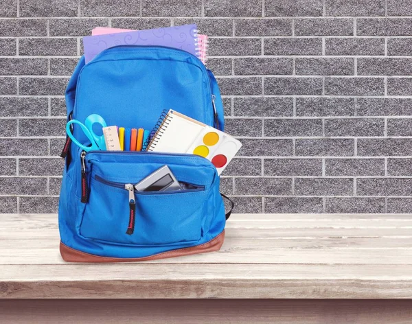 Schulrucksack Mit Schreibwaren Zurück Zum Schulhintergrund — Stockfoto