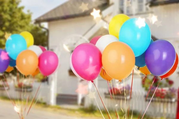 一群明亮的气球 派对装饰 — 图库照片