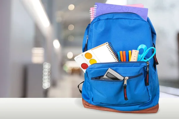 Mochila Escolar Con Papelería Vuelta Fondo Escolar —  Fotos de Stock