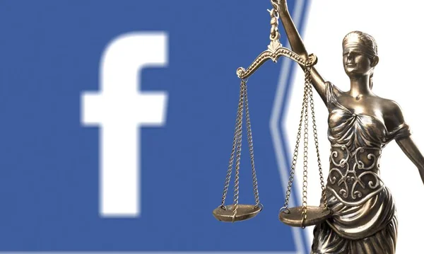 Skulptur der Themis, mythologische griechische Göttin, Symbol der Gerechtigkeit — Stockbild Skulptur Der Themis Mythologische Griechische Göttin Symbol Der Gerechtigkeit — Stockfoto