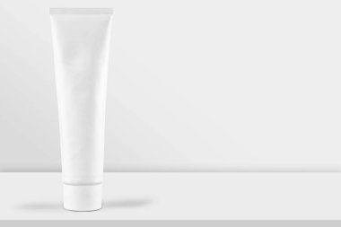 Boş beyaz kozmetik tüp paketi