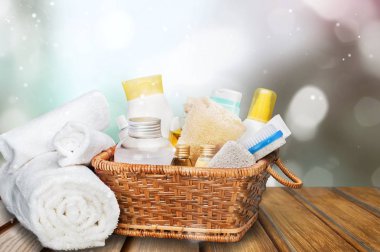 Spa Ürünleri ahşap zemin üzerinde