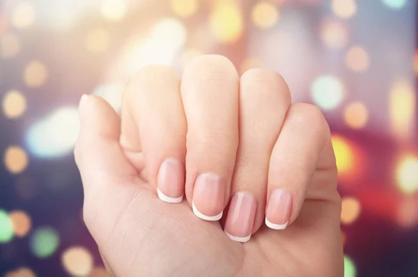 Mano Con Una Manicure Primo Piano — Foto Stock