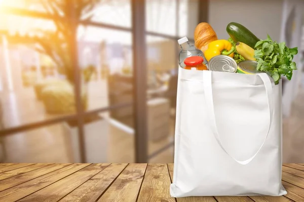 Shopping bag with grocery products