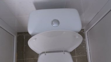 Genel beyaz tuvalet üstten görünüm.