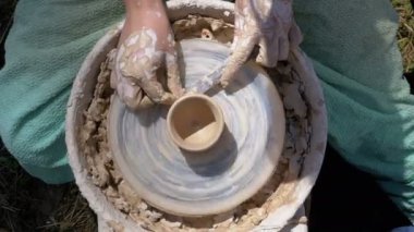 Ana potter ve kil potters direksiyonda vazo