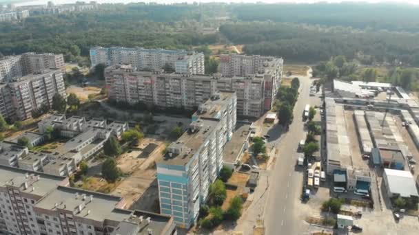 Letecký pohled na obytných vícepodlažních budov ve městě