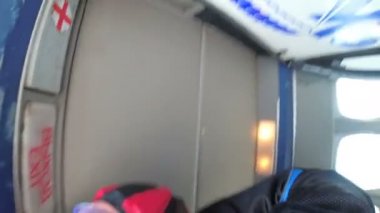 Bir uçak dışında tandem atlama paraşütçüler