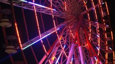 Dönme dolap ışıklar gece