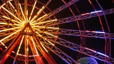 Dönme dolap ışıklar gece