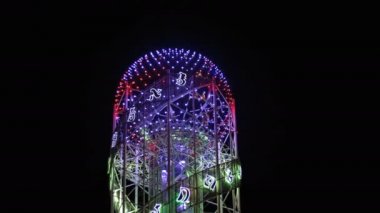 Batum, Gürcistan'daki setin gece alfabe kule