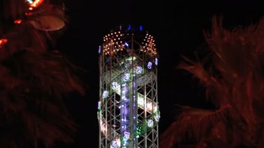 Batum, Gürcistan, 29 Ekim 2018: Alfabe kule gece setin Batum, Gürcistan