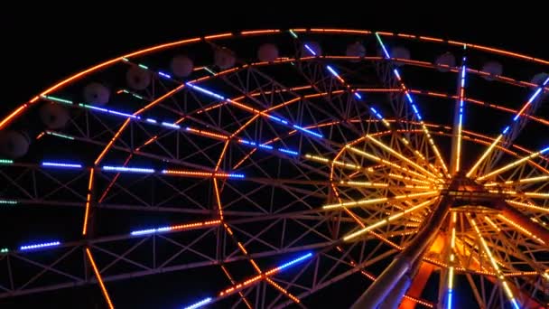 Ferris Wheel Lights à noite — Vídeo de Stock