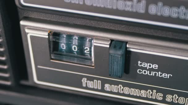 Compteur de la cassette audio dans le magnétophone rotatif — Video