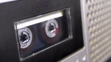 Ses kaset ses kayıt cihazı oynama ve Rotates güvertesine eklenir