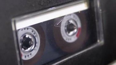 Ses kaset ses kayıt cihazı oynama ve Rotates güvertesine eklenir