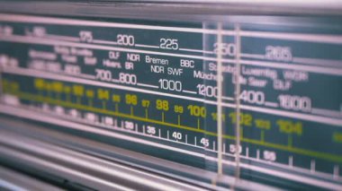 Analog Radyo arama sıklığını Vintage alıcı ölçeğini ayarlama