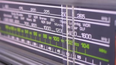 Analog Radyo arama sıklığını Vintage alıcı ölçeğini ayarlama