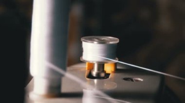 İplik, Vintage Dikiş Makinesinde Bir Soygunda Yara