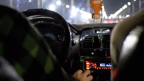 Mısır'da taksi gezintisi, Şarm El Şeyh. Sürücünün arkasından görünüm — Stok video