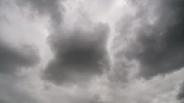 Storm wolken bewegen in de lucht, timelapse. — Stockvideo