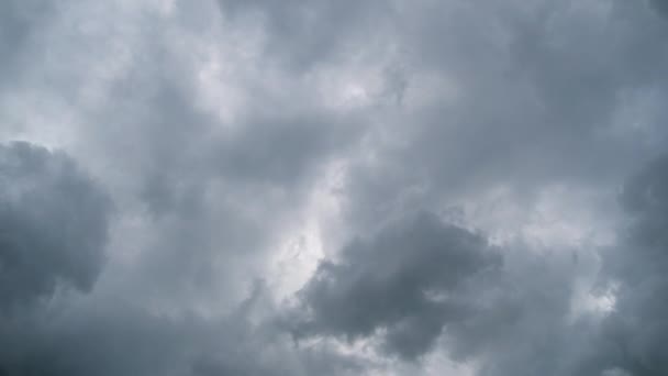 嵐の雲が空を動き、タイムラプス. — ストック動画
