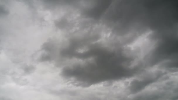 Грозовые облака движутся в небе, Timelapse. — стоковое видео