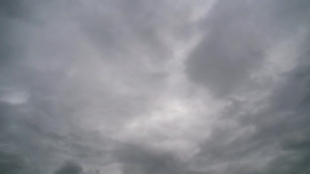 Bouřkové mraky se pohybují v nebi, časové osy. — Stock video
