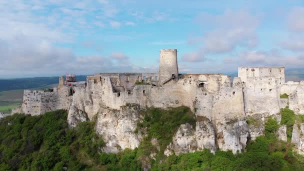 Spis Kalesi'nde havadan drone görünümü. Slovakya. Antik Kale, Spissky Hrad. — Stok video