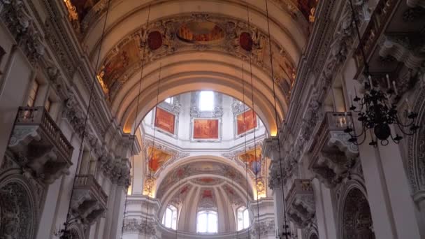 Cathedral in Salzburg, Austria. Baroque cathedral of Roman Catholic Archdiocese, Indoor. — Stock Footage Cathedral in Salzburg, Austria. Baroque cathedral of Roman Catholic Archdiocese, Indoor. Stock Video